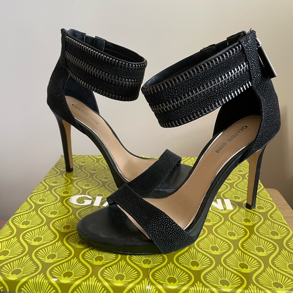 Black Gianni Bini Heels